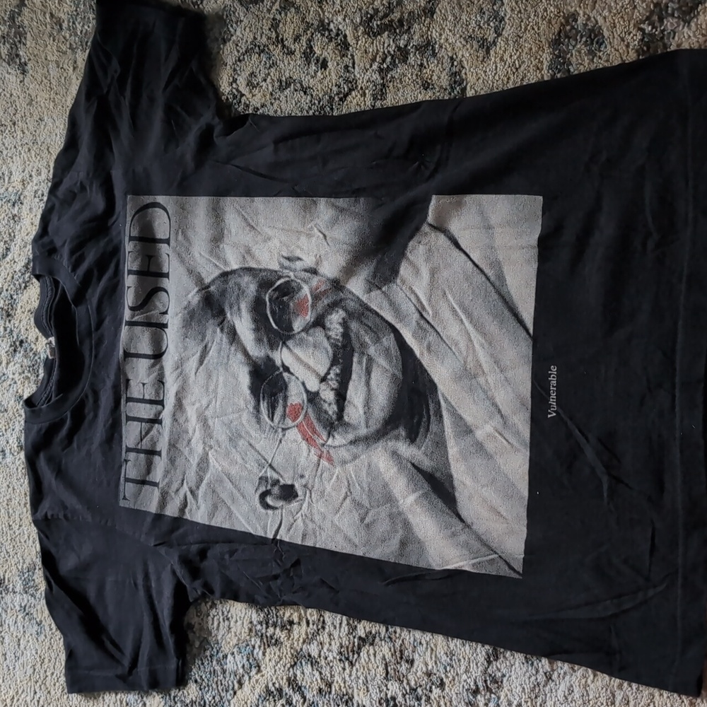 The used band concert tee y2k men's small tShirt vintage